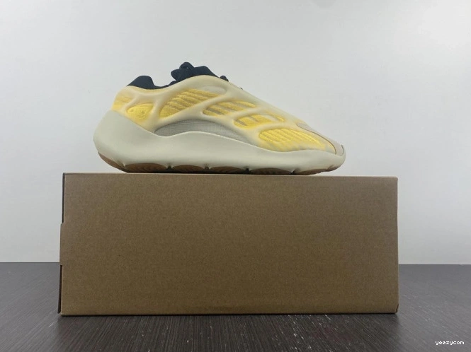 Yeezy 700 V3 Adidas Safflower Mono HP5425 0815